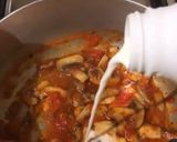 A picture of step 2 of Mince, mushroom and spinach linguine 🍜.