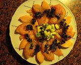 Foto del paso 5 de la receta: Ensalada de melocotón en almíbar y salmón ahumado