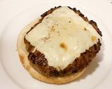 Foto del paso 7 de la receta: Cheese burger de Cebolla Roja Caramelizada con Soja y Miel