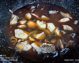 Foto del paso 3 de la receta Pulpo de playa guisado en su tinta