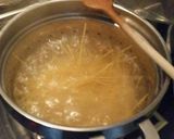 Tejszínes-krémsajtos spagetti recept fázis 1 fotója