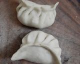 A picture of step 7 of Cheesy Paneer Palak momo.