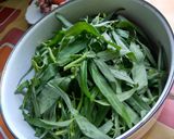 Foto langkah ke 1 dari resep Tumis Kangkung Terasi.