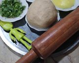 A picture of step 3 of Tawa garlic naan.