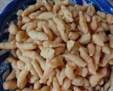 A picture of step 3 of Chat pati dahi bhala chat.