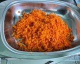 Une image de l'étape 4 de Salade de carottes et tomates aux raisins.