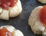 Foto del paso 2 de la receta: 🍪🥥🍓Pepas de coco con dulce de leche y dulce de frutilla en la flip