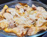 Foto del paso 5 de la receta: Pollo con Cebolla al Vino Blanco y Bacon con Ciruelas