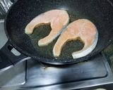 A picture of step 1 of Pan Seared Frozen Salmon.