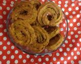 A picture of step 6 of Non fried besan patra chakli.