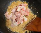 Gambar langkah 2 resipi Nasi Goreng Udang Kering.