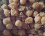 A picture of step 2 of Kabuli chana salan.