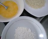 Foto langkah ke 2 dari resep Udang goreng tepung breadcrumbs.