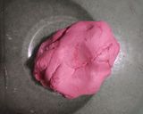 Foto langkah ke 3 dari resep Kue Bugis Mandi Merah Putih Tanpa Kentang Tanpa Ubi Rambat.