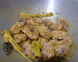Foto langkah ke 4 dari resep Ayam Masak Santan (resep Embah non-MSG).