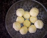 A picture of step 3 of Coconut milk candy.