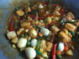 Ayam,tahu,telor puyuh masak saos asam manis