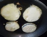 Foto del paso 2 de la receta Berenjenas en tempura con chutney de higo y queso feta