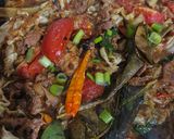 Foto langkah ke 8 dari resep Tongseng Daging Kambing Tanpa Santan.