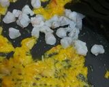 Foto langkah ke 2 dari resep Nasi Goreng Kunyit.