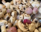 A picture of step 3 of Mushroom Do Pyaaja.