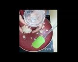 A picture of step 3 of Sweet coconut filled with glass pudding.