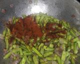 गवारीच्या शेंगांची मसाला भाजी (Gavarichya Shengachi Bhaji Recipe In Marathi) रेसिपी स्टेप 4 फोटो 