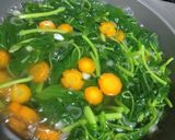 Foto langkah ke 5 dari resep Sayur bayam kuah bening wortel simple enak.