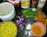 A picture of step 3 of Thousand island dressing pasta salad.