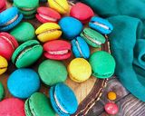 صورة لخطوة 8 من وصفة ماكرون M&M’s 💙💚💛❤️