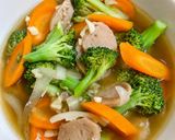 Foto langkah ke 3 dari resep Tumis Brokoli wortel bakso.