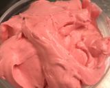 Foto del paso 2 de la receta: Helado de frutos rojos a partir de merengue suizo