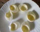 Foto del paso 3 de la receta: Huevos rellenos con crujiente de bacon ahumado