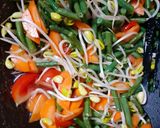 Foto langkah ke 2 dari resep Tumis kacang wortel dan tongkol.