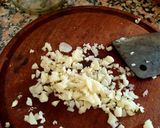 Foto del paso 1 de la receta: Gambones con ajo fermentado en miel y timbal de arroz al curry