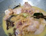 Foto langkah ke 4 dari resep 18. Ayam Goreng Lengkuas.