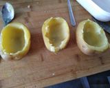 Une image de l'étape 2 de Jacket potatoes au fromage.