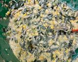 Foto langkah ke 2 dari resep Bakwan jagung daun kelor.