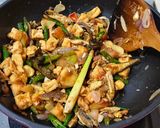 Foto langkah ke 5 dari resep Tumis Tauco Tahu Tongkol.