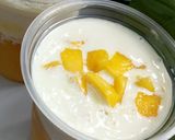 A picture of step 1 of Mango panna-cotta.