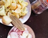 A picture of step 1 of Cauliflower with Potato sabji Gobhi ki sabji.