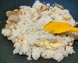 Foto langkah ke 4 dari resep Nasi goreng sosis bumbu iris (892).