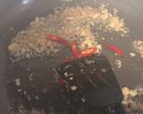 Foto langkah ke 1 dari resep Nasi Goreng Daun Ketumbar.