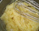 Foto langkah ke 2 dari resep Cheese Custard Muffin.