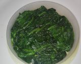 Foto del paso 5 de la receta Huevo y champiñón Portobello en cama de espinacas