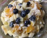 Foto del paso 1 de la receta: Ensalada de frutas con crema ligth 🫐🫐