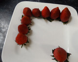 Foto del paso 2 de la receta: Fresones con crema de seda