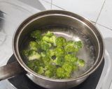Foto langkah ke 3 dari resep Easy Brokoli Cah Udang ala Resto.