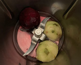 Foto del paso 1 de la receta: Jugo de betabel y guayaba