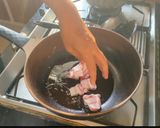 รูปขั้นตอนการทำที่ 2 ของ ผัดหมูสามชั้นน้ำพริกกะปิ